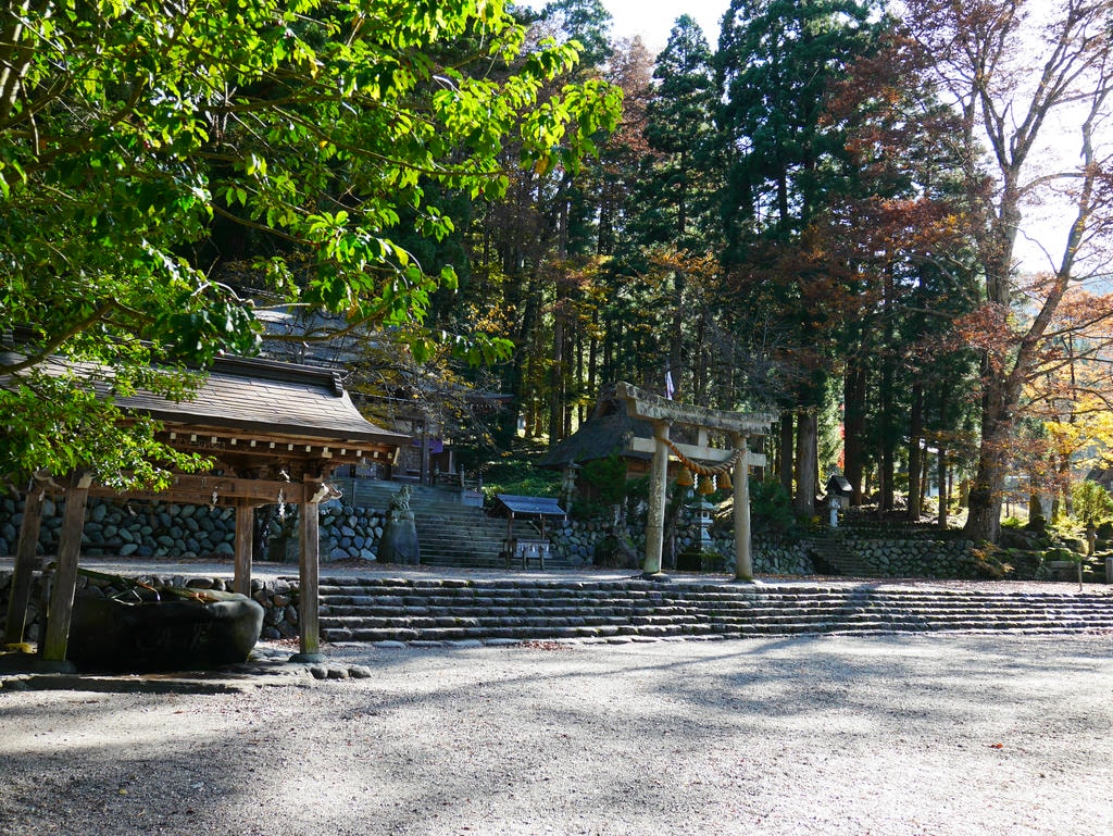合掌村景點、交通、點燈時間總整理 - 第33張圖 白川八幡神社