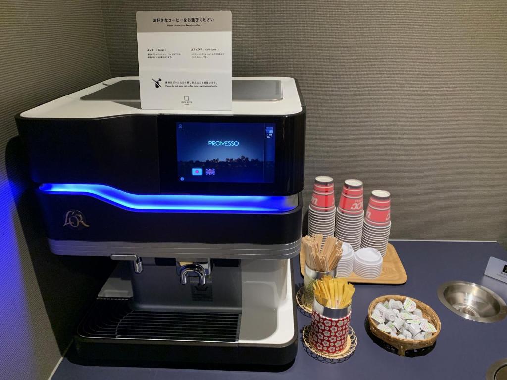 【京都四條室町Resol酒店】現代和風設計!走路就到錦市場與百貨街! - 第3張圖 免費咖啡機