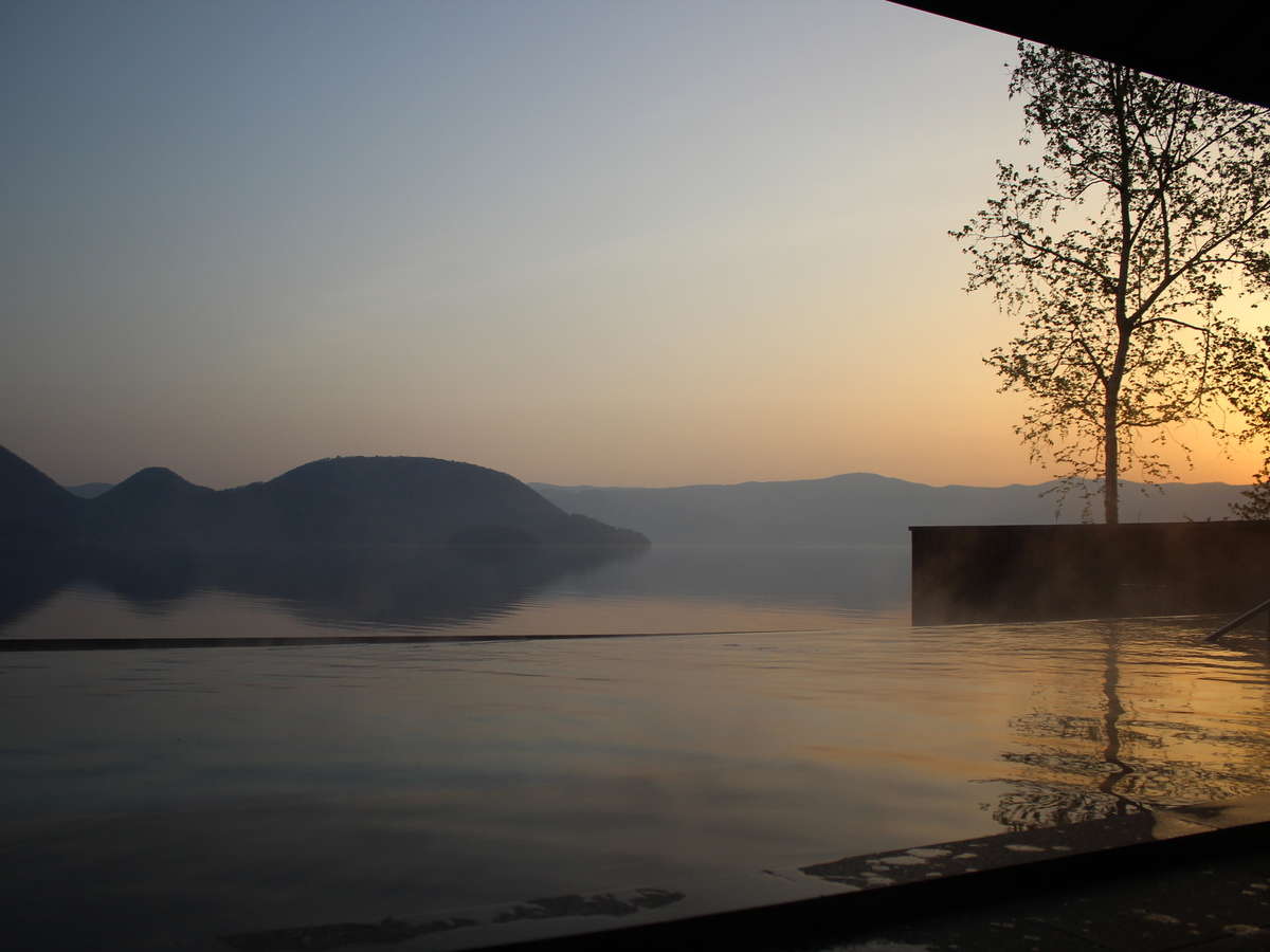 洞爺湖Sun Palace飯店露天風呂夕陽景