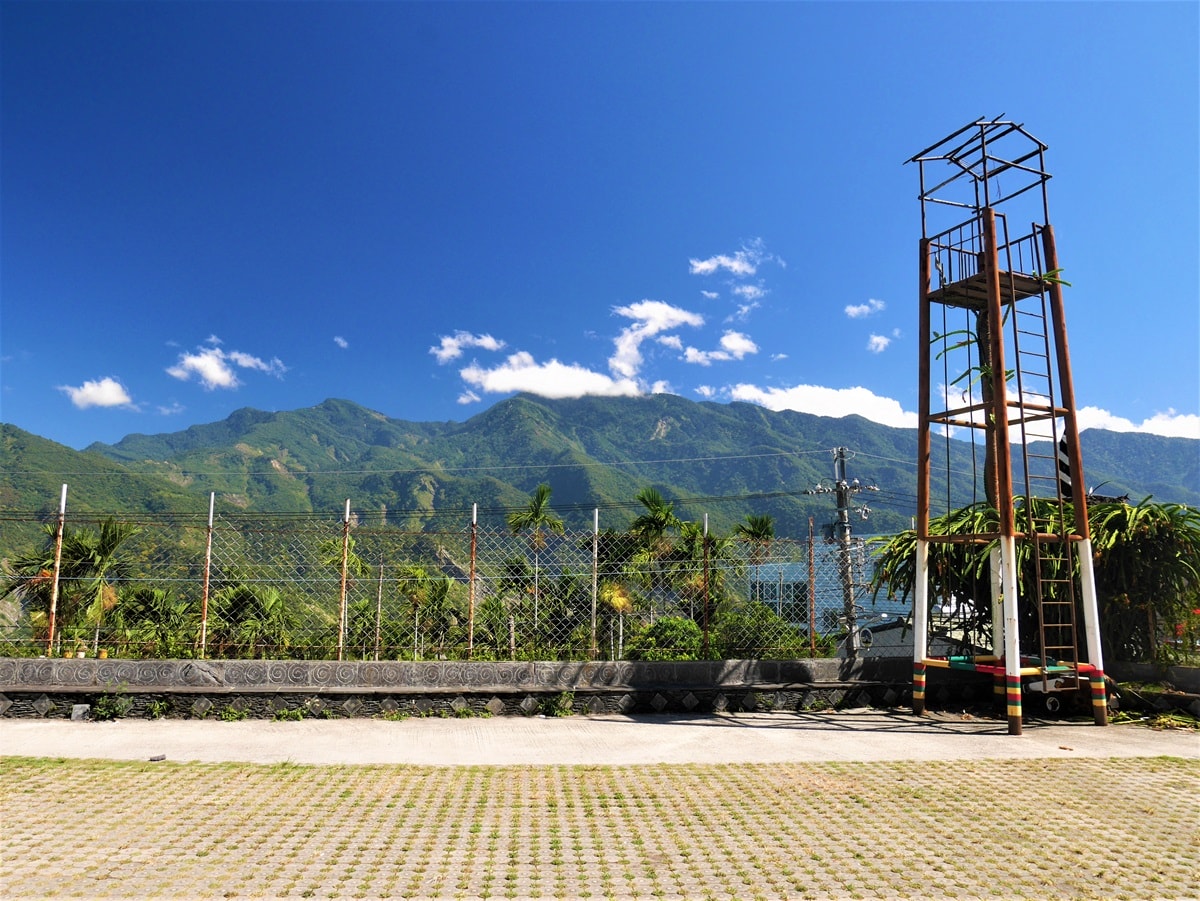 遠方大母母山景色