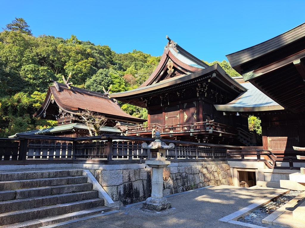 【岡山】吉備津神社、吉備津彥神社-兩大桃太郎神社半日遊 - 第24張圖 渡殿及本殿