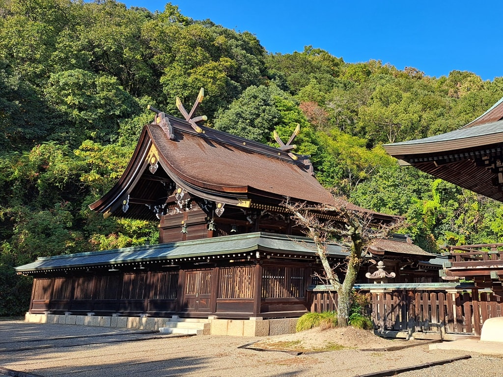 【岡山】吉備津神社、吉備津彥神社-兩大桃太郎神社半日遊 - 第25張圖 吉備津彥神社本殿
