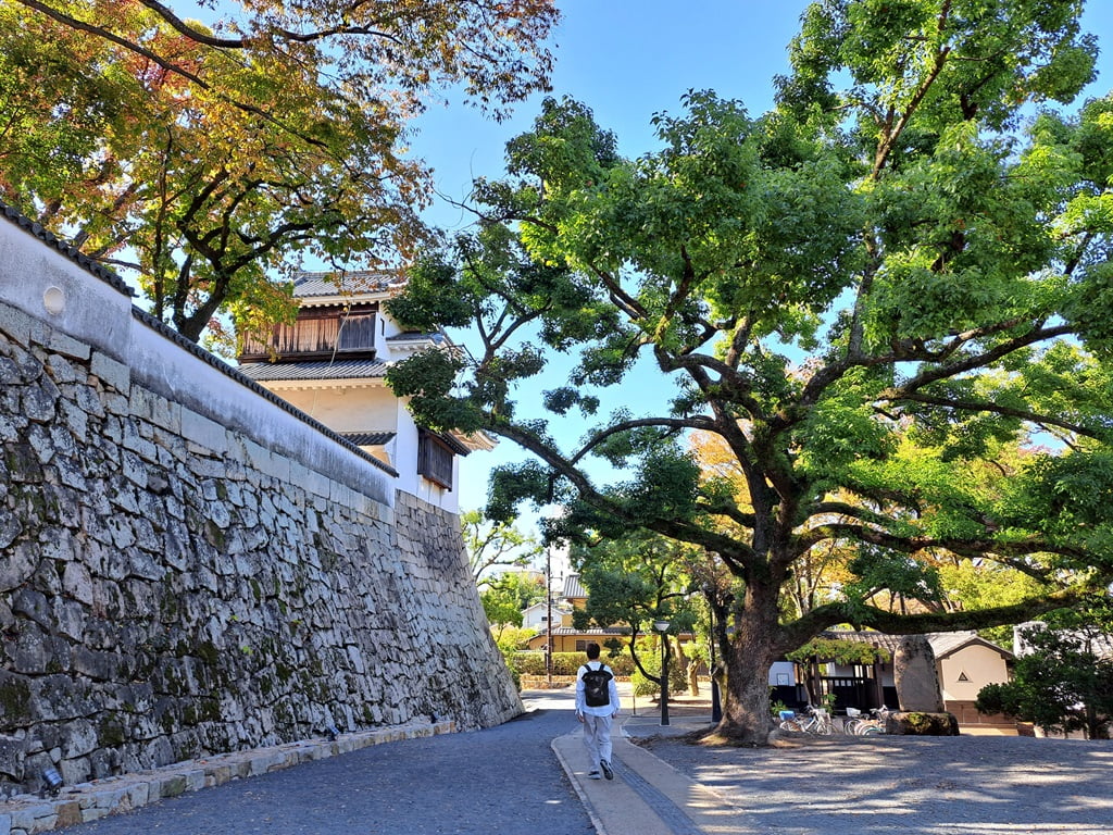 【岡山】岡山城半日遊-坐鎮於高地上的「烏城」黑武士 - 第7張圖 月見橹