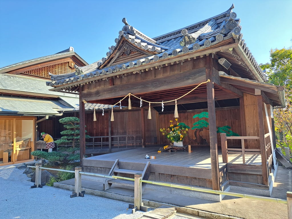 【岡山】倉敷美觀地區半日遊-楊柳、白壁藏與倉敷川遊船 - 第19張圖 能舞台
