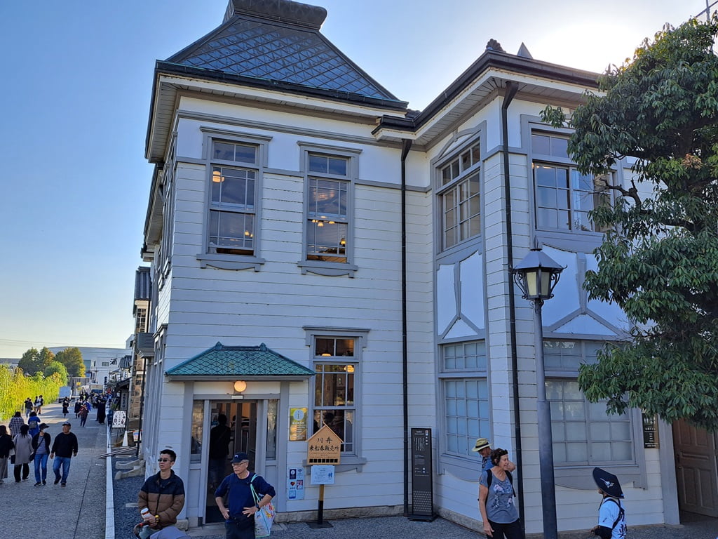 【岡山】倉敷美觀地區半日遊-楊柳、白壁藏與倉敷川遊船 - 第46張圖 倉敷館觀光案內所
