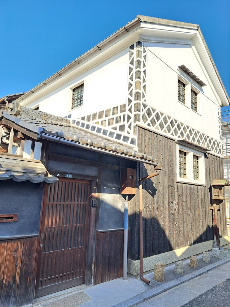 【岡山】倉敷美觀地區半日遊-楊柳、白壁藏與倉敷川遊船 - 第28張圖 土藏型建築