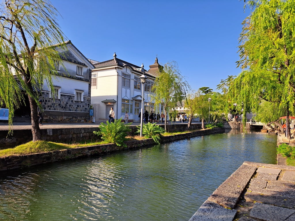 【岡山】倉敷美觀地區半日遊-楊柳、白壁藏與倉敷川遊船 - 第34張圖 河岸景色