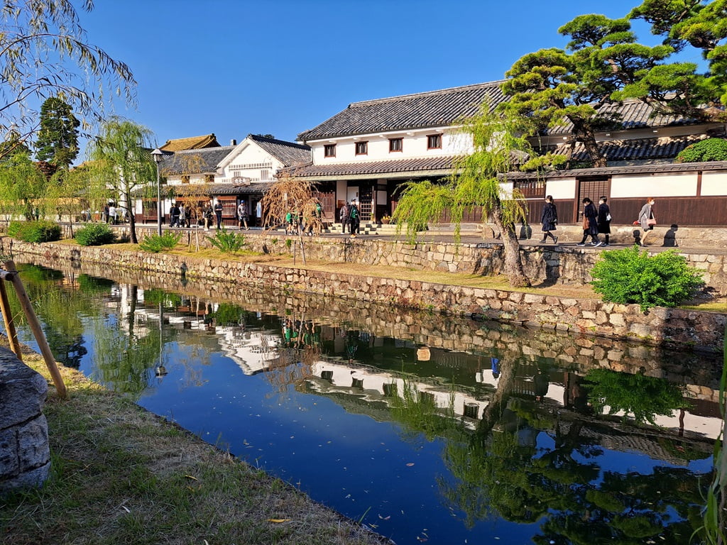 【岡山】倉敷美觀地區半日遊-楊柳、白壁藏與倉敷川遊船 - 第39張圖 倉敷川景色