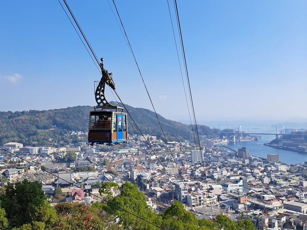 【廣島】尾道一日遊-讓人一眼就愛上的山城小鎮、水道與瀨戶內海 - 第5張圖 千光寺纜車