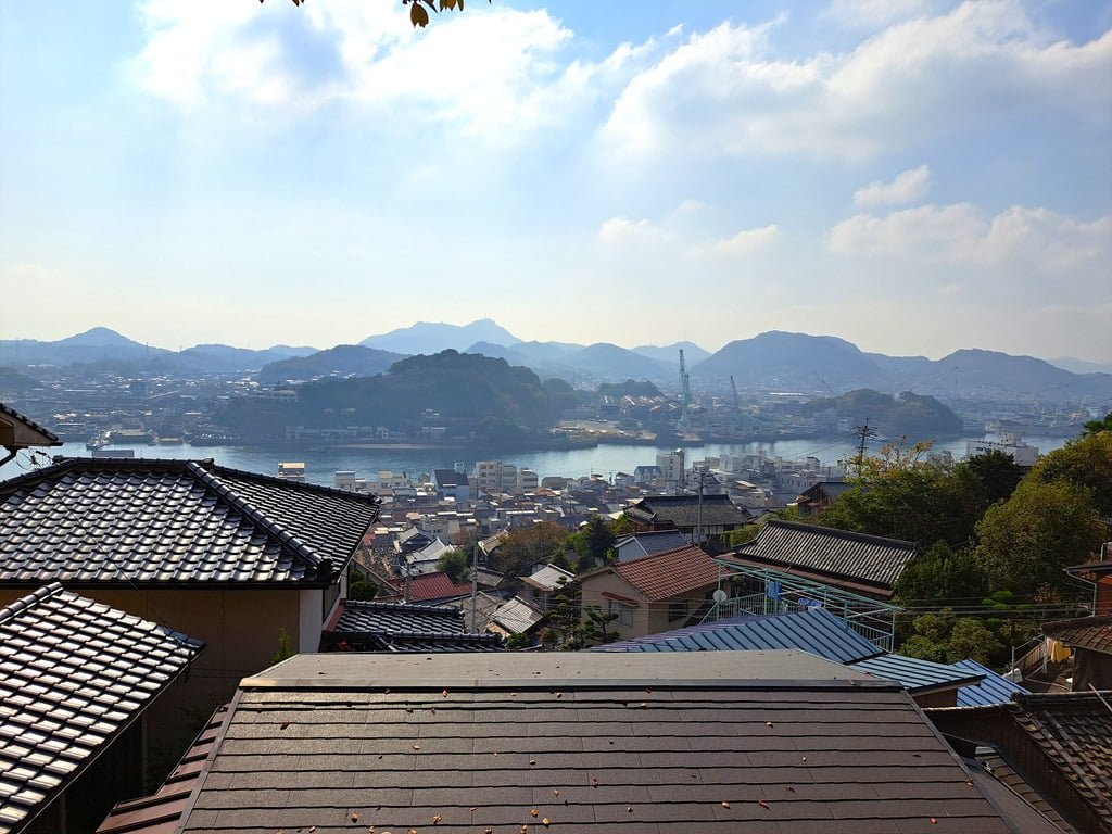 【廣島】尾道一日遊-讓人一眼就愛上的山城小鎮、水道與瀨戶內海 - 第28張圖 尾道共樂園眺望景觀