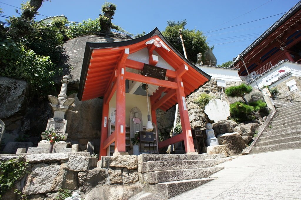 【廣島】尾道一日遊-讓人一眼就愛上的山城小鎮、水道與瀨戶內海 - 第37張圖 大仙堂
