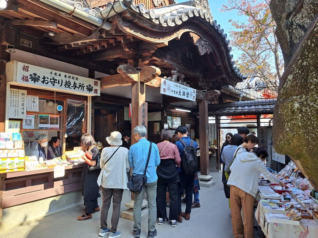 【廣島】尾道一日遊-讓人一眼就愛上的山城小鎮、水道與瀨戶內海 - 第46張圖 大師堂