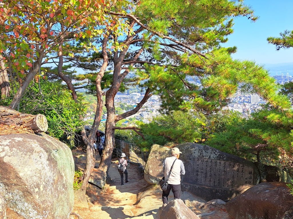 【廣島】尾道一日遊-讓人一眼就愛上的山城小鎮、水道與瀨戶內海 - 第67張圖 文學小徑