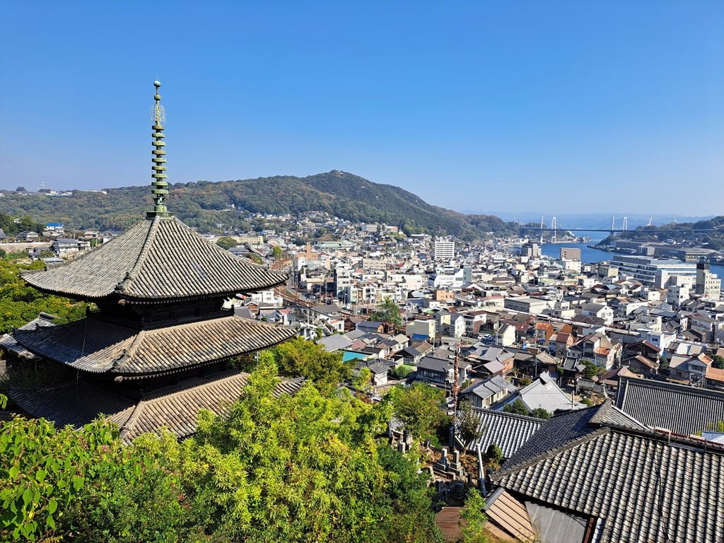 【廣島】尾道一日遊-讓人一眼就愛上的山城小鎮、水道與瀨戶內海 - 第72張圖 天寧寺三重塔