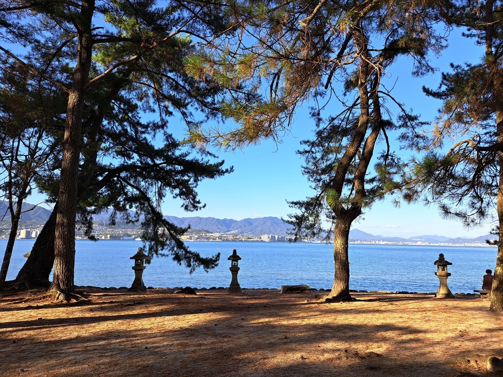 【宮島一日遊】嚴島神社大鳥居與海上社殿-歷史、交通與看點! - 第49張圖 西松園景色