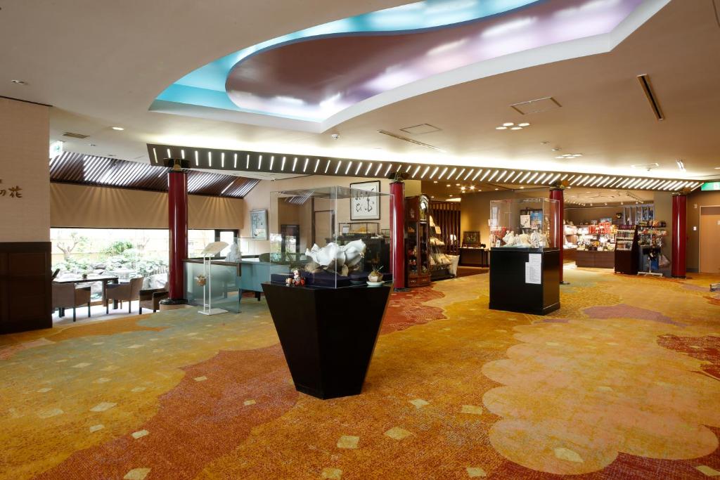 【有馬溫泉花結旅館】金泉、銀泉都能泡!服務超好的高質感飯店! - 第2張圖 旅館大廳