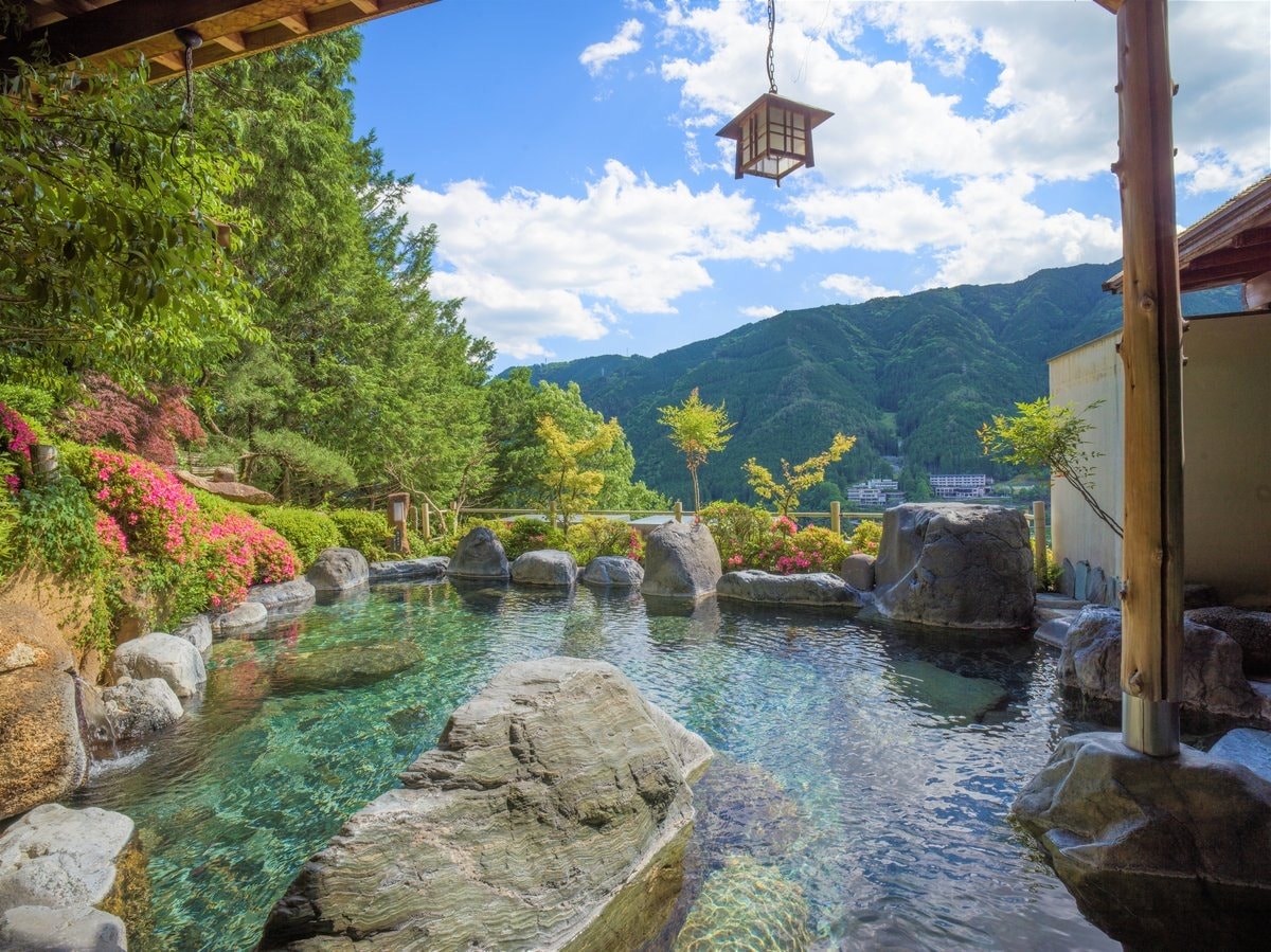 【下呂溫泉湯之島館】天皇來住過!濃濃昭和風情的日本文化財飯店! - 第6張圖 展望露天風呂飛山之湯