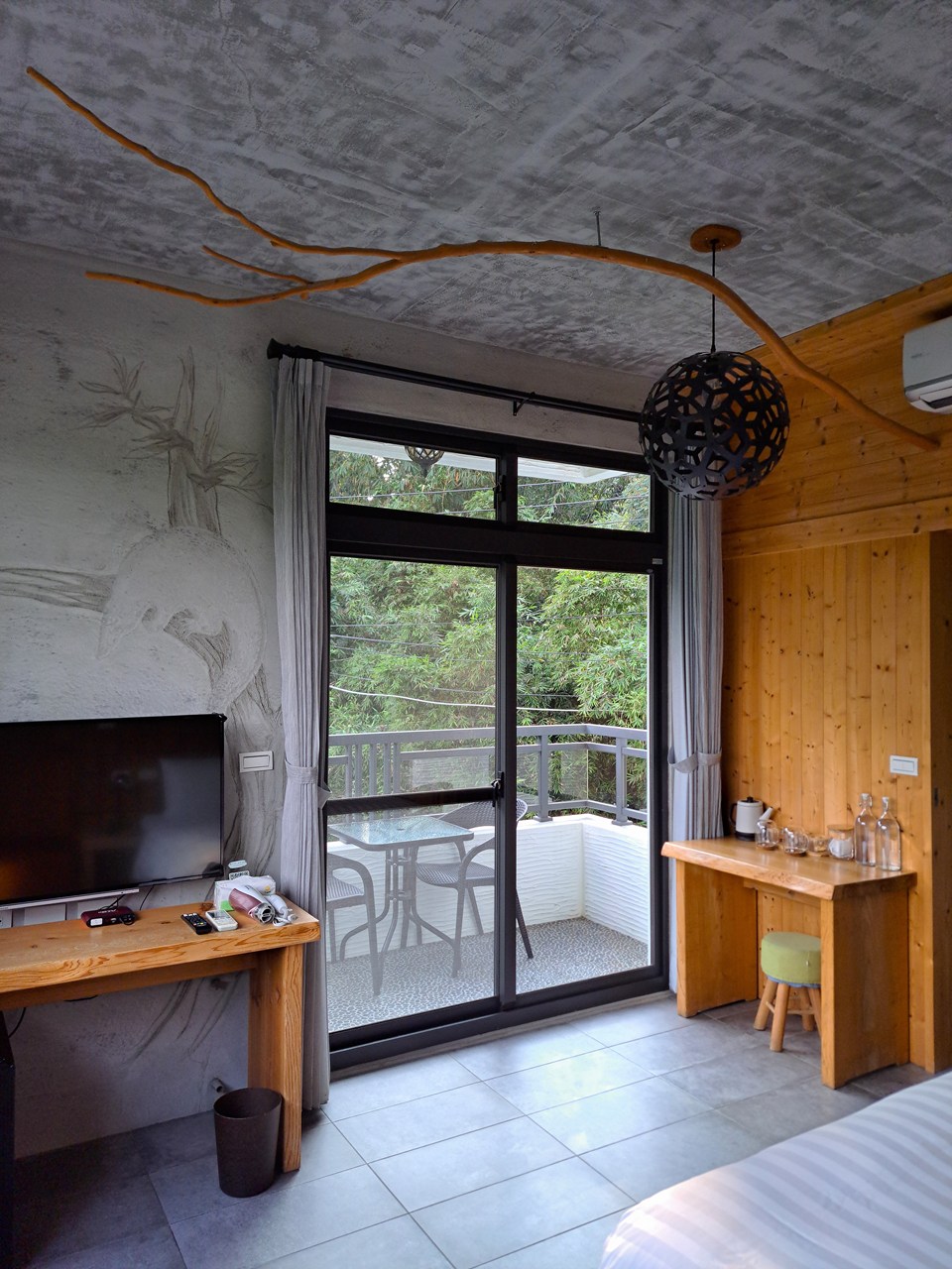 【八番私人住宅】隱身山林的日月潭民宿!清水模×木質調,享受靜謐慢活! - 第56張圖 2樓雙人房