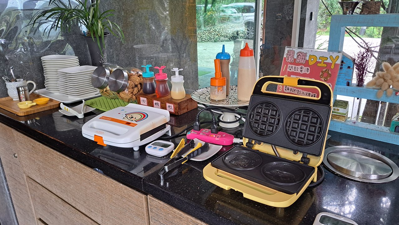 【日月潭原森林民宿】享受山林靜謐與泳池度假氛圍,親子家庭與情侶必住! - 第7張圖 下午茶鬆餅DIY