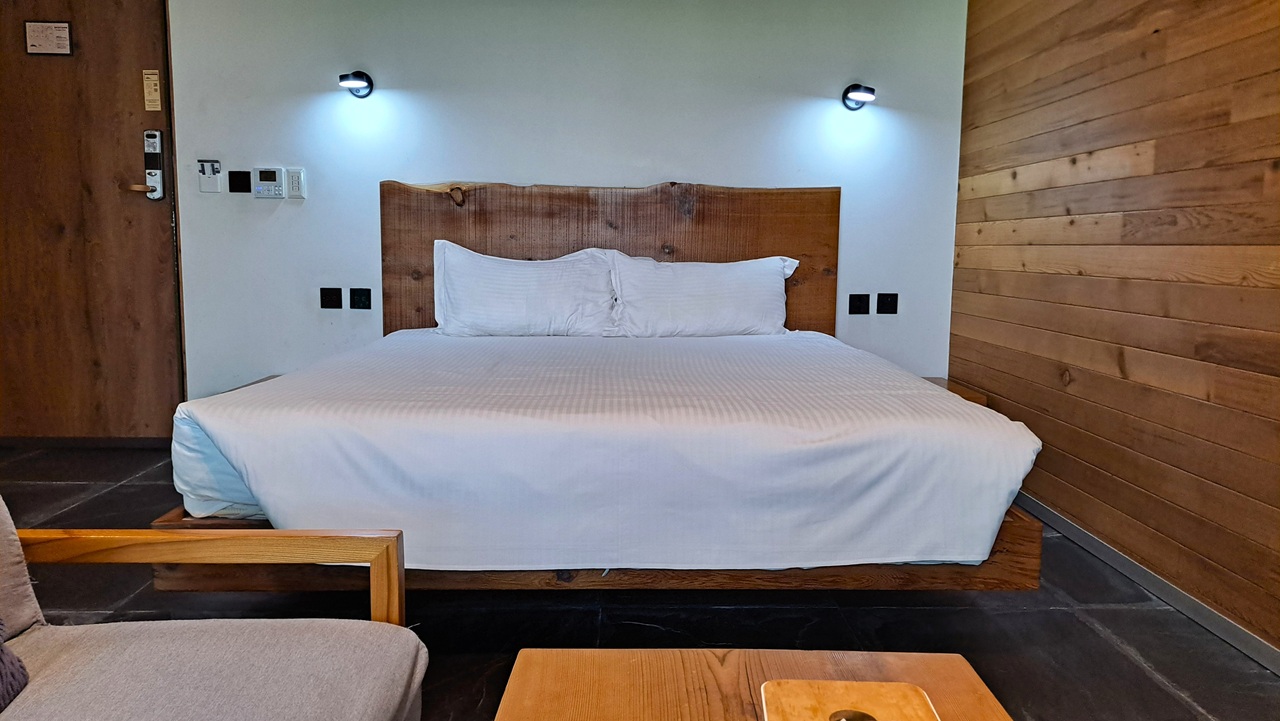 【日月潭原森林民宿】享受山林靜謐與泳池度假氛圍,親子家庭與情侶必住! - 第29張圖 日出雙人房