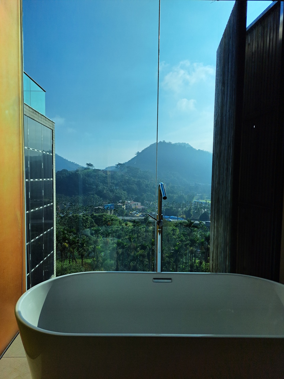 【日月潭原森林民宿】享受山林靜謐與泳池度假氛圍,親子家庭與情侶必住! - 第33張圖 景觀浴缸