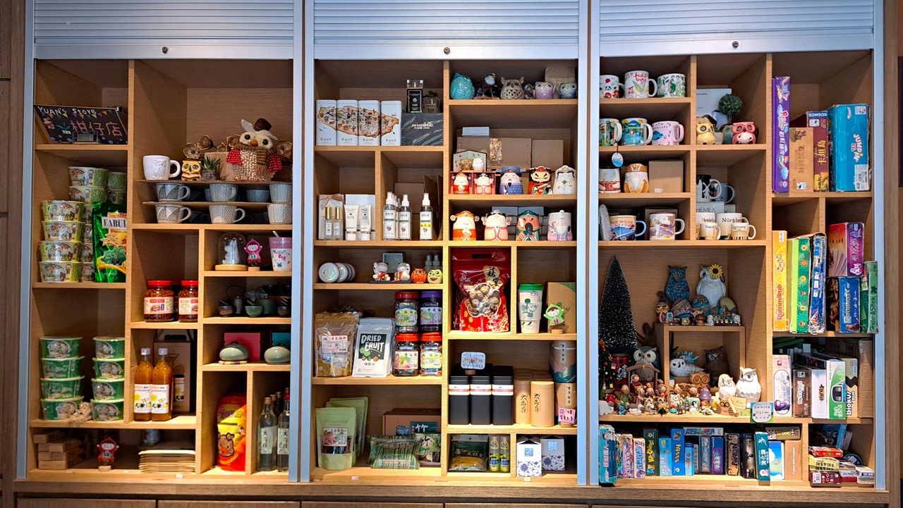 【日月潭原森林民宿】享受山林靜謐與泳池度假氛圍,親子家庭與情侶必住! - 第26張圖 民宿簡易商店