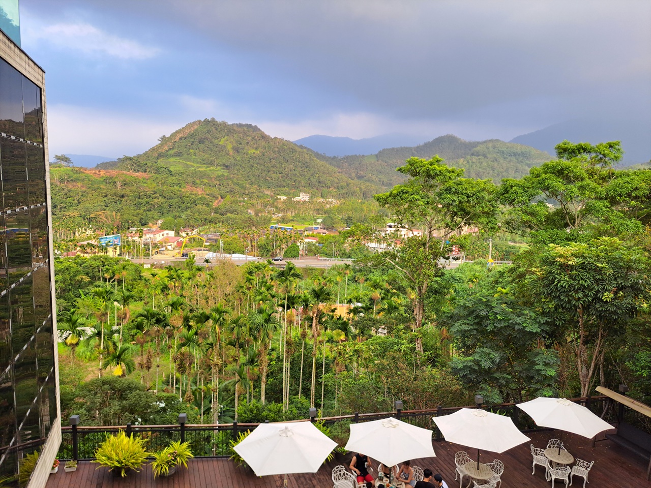 【日月潭原森林民宿】享受山林靜謐與泳池度假氛圍,親子家庭與情侶必住! - 第37張圖 陽台上景色